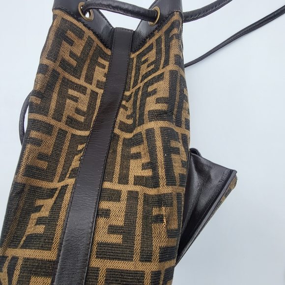 Fendi Zucca FF Canvas Vintage Shoulder Bag..Authentic !!! - Picture 13 of 16